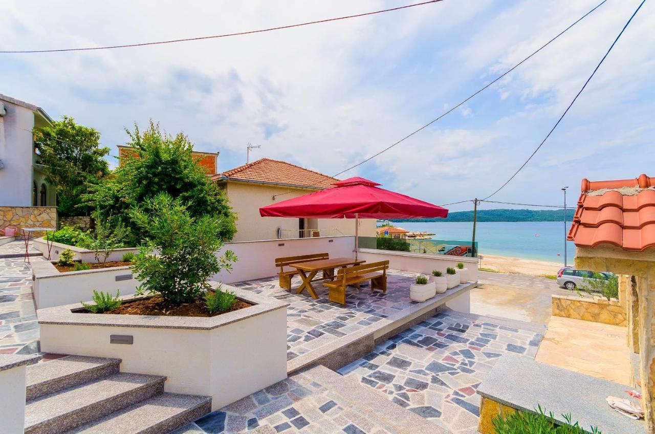 Apartments Karlo Trogir Buitenkant foto